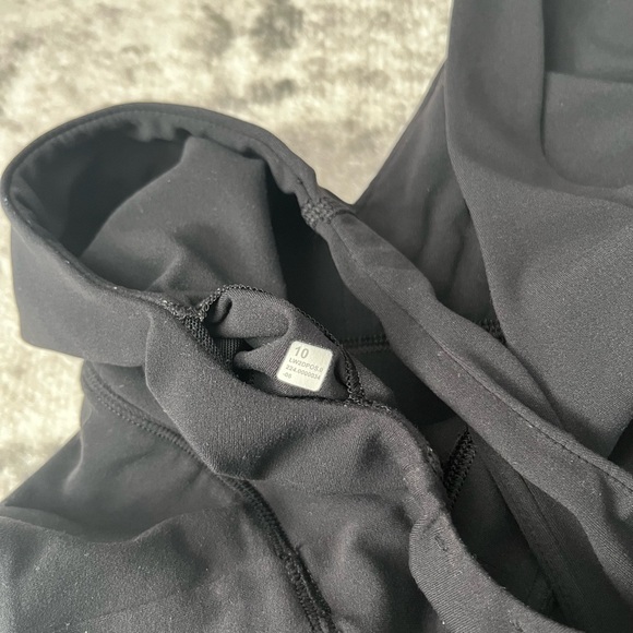 Lululemon Align V-Neck Bra *Light Support, C/D Cup - Picture 4 of 6